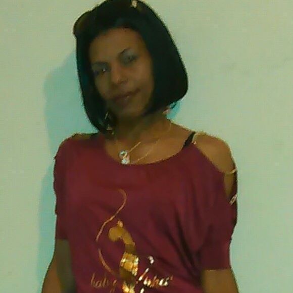 Meet your Posher, Nicole - Picture 1 of 1